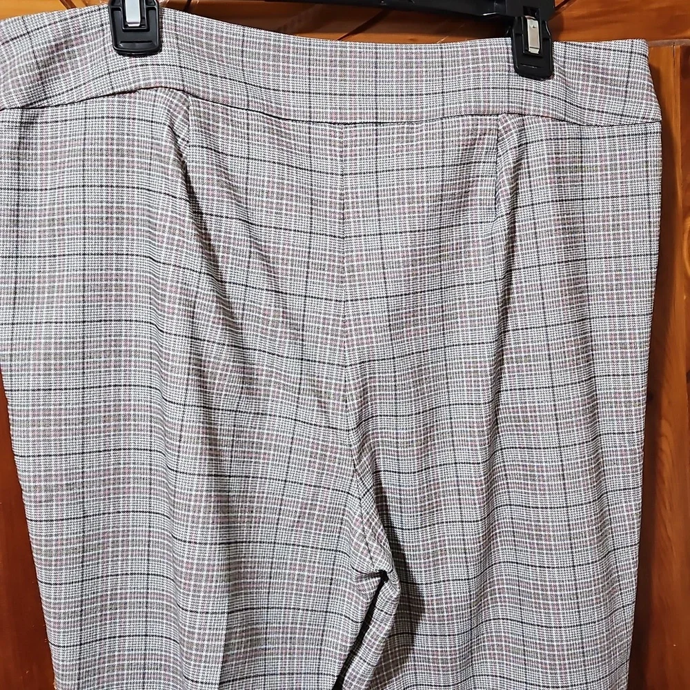 Kasper Gray Plaid Pants - Picture 6 of 9